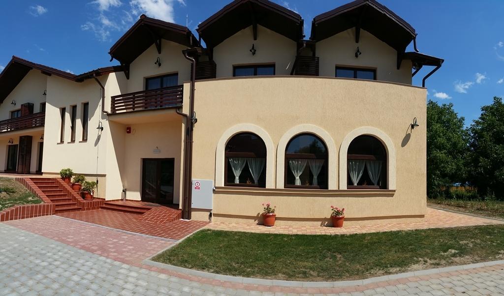 Pensiunea Berna Бакеу Екстер'єр фото